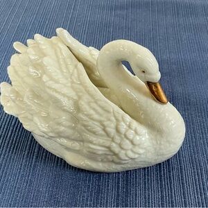 Lenox Gold  Classic Swan 1999 Figurine